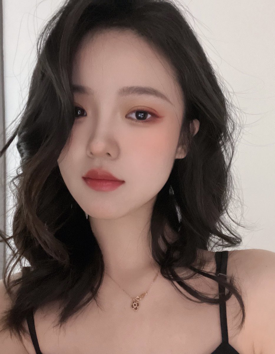 zcsb666's tweet photo. 出卖骚货朋友
共享😌
#网友投稿 #意淫 #射屏 #骚货 https://t.co/G5D2vbfDdG