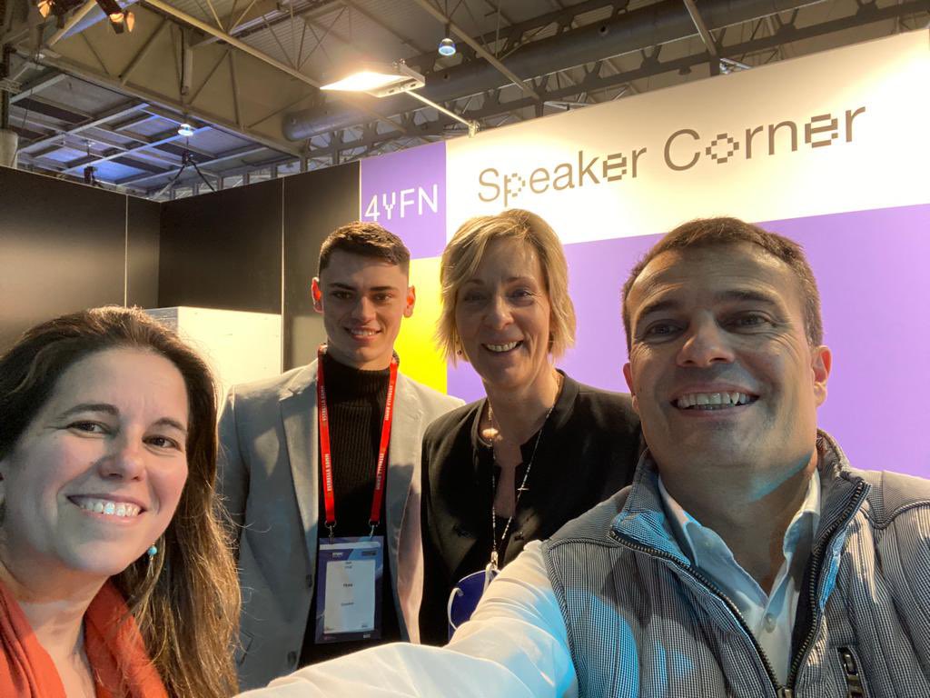.<a href="/ivan__contreras/">Ivan Contreras</a> nos envía esta foto en directo desde el <a href="/4YFN_MWC/">4YFN</a> <a href="/MWCHub/">MWC</a> antes de comenzar el panel sobre Tecnología y Deporte con <a href="/Cruyff_Inst_ES/">Johan Cruyff Institute ES</a> <a href="/Olocip_Lab/">Olocip | Inteligencia Artificial</a> <a href="/GoZwiftES/">GoZwiftES</a> OnaLab #MWC22