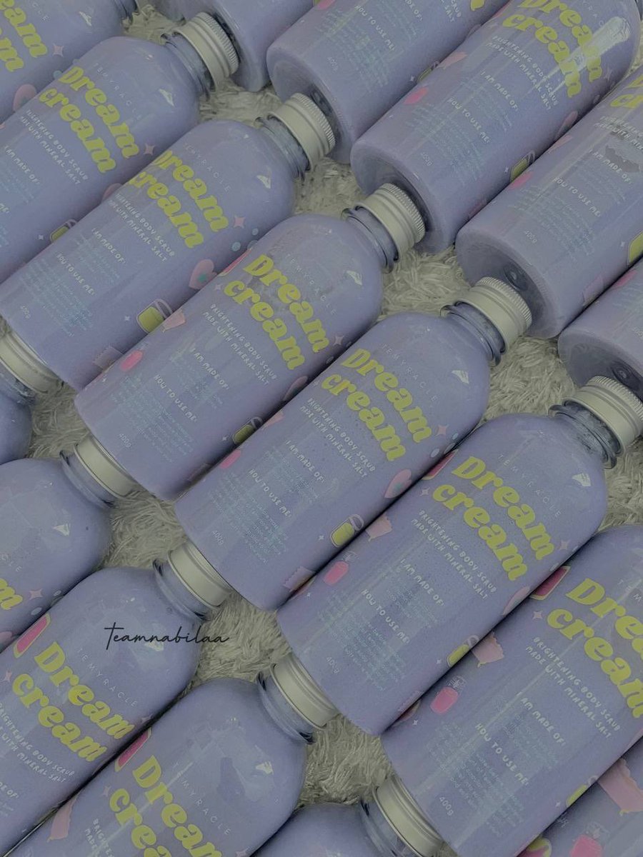 Koranggggggg📢📢

Better pilih cepat korang team body scrub pink ke body scrub purple😛💓💜

RT for PINK 
Like for PURPLE