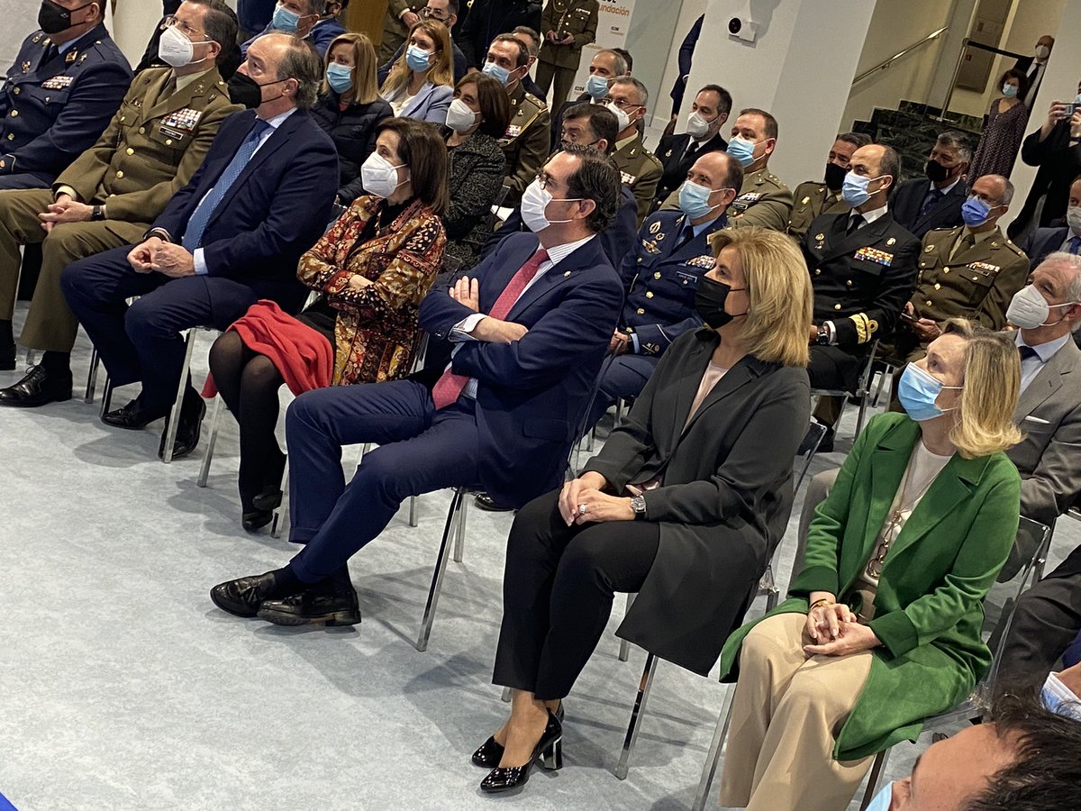 fatimaempleo's tweet photo. Ponemos en marcha el proyecto #EsTuFuerza🇪🇸, una #Alianza de @Fundacion_Ceoe con @Defensagob que como sociedad le debíamos a las #FuerzasArmadas @reclutamientoES, por la orientación, la formación y la inserción laboral, facilitando la transición de la vida militar a la civil. https://t.co/QEH4rra3Lz