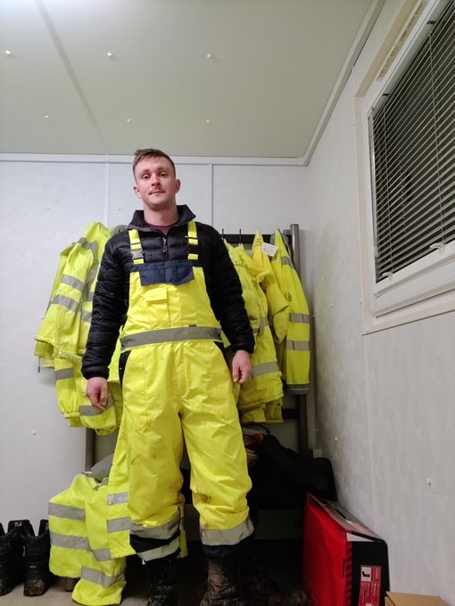 Off skiing at the weekend, will this gear be okay on the slopes too..!? 😂 https://t.co/vosT39nznK
