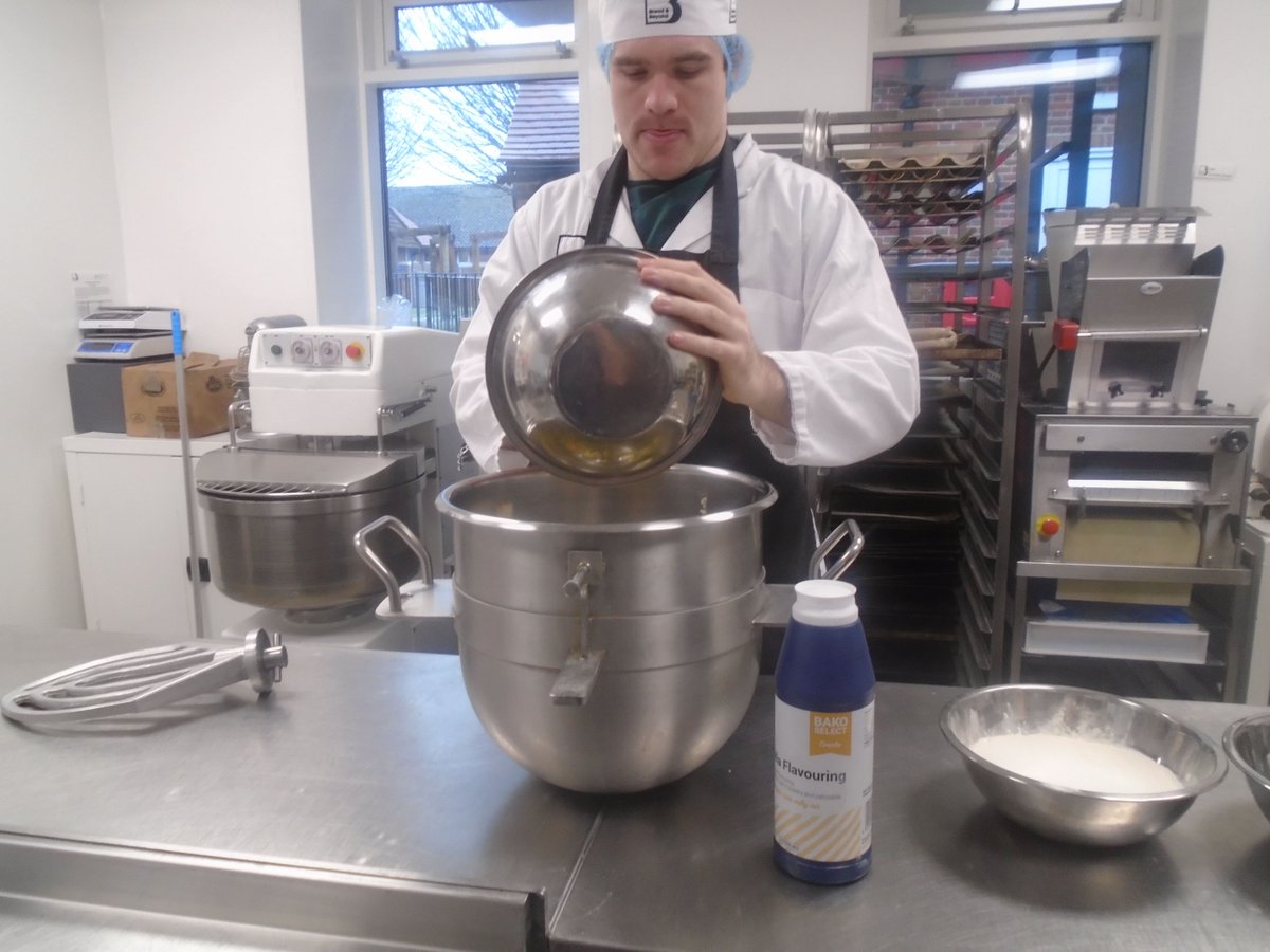 It's the start of a new term and Jess, Ricardo and Ollie are among our young bakers who we’ve had back in the bakery this week🍞