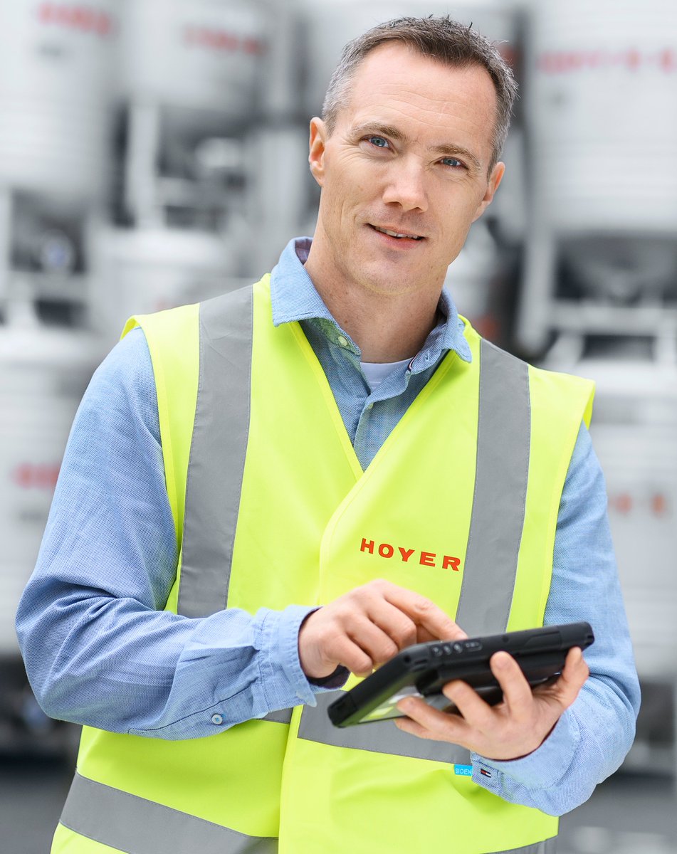 #HOYER is constantly working on advancing #digitalisation in #logistics. We provide telematics data, such as the expected time of loading, for our clients via our specially developed transport management system. Last year, we sent 340 percent more messages than in previous years.