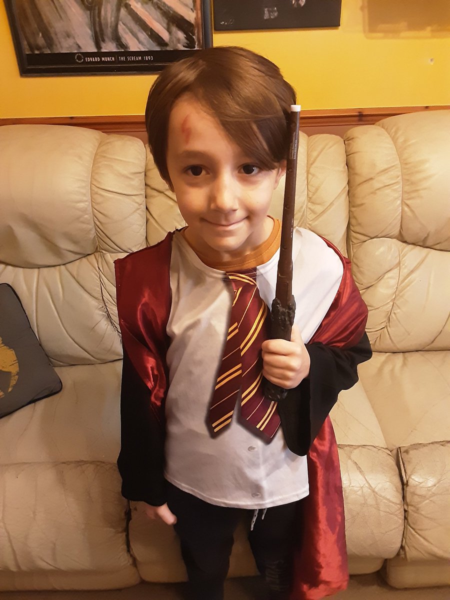 Angela R tweet media