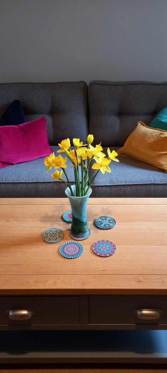 LTWebContent's tweet image. I couldn&apos;t resist adding some daffodils to my weekly shop!

A little bit of spring in my living room today! Hello March!

Anyone else like a splash of colour?

#WebsiteDesign #websitecopy #websitecopywriter #websites #spring #March2022