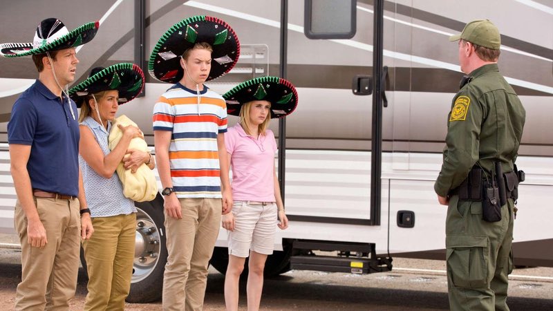 We're the Millers (2013)

القصه : على ديفيد أن يصبح مهرباً وأن يجلب شحنة مخدرات من المكسيك. يستعين ديفيد بمجموعة من جيرانه يؤكد ديفيد لهم أنه وضع خطة مضمونة بأن يدعون جميعاً بأنهم عائلة إلى قضاء عطلة سعيدة إلى المكسيك 🔥

 #النفط_الكويتي #الحرب_الاوكرانيه_الروسيه #جاسم_بهمن