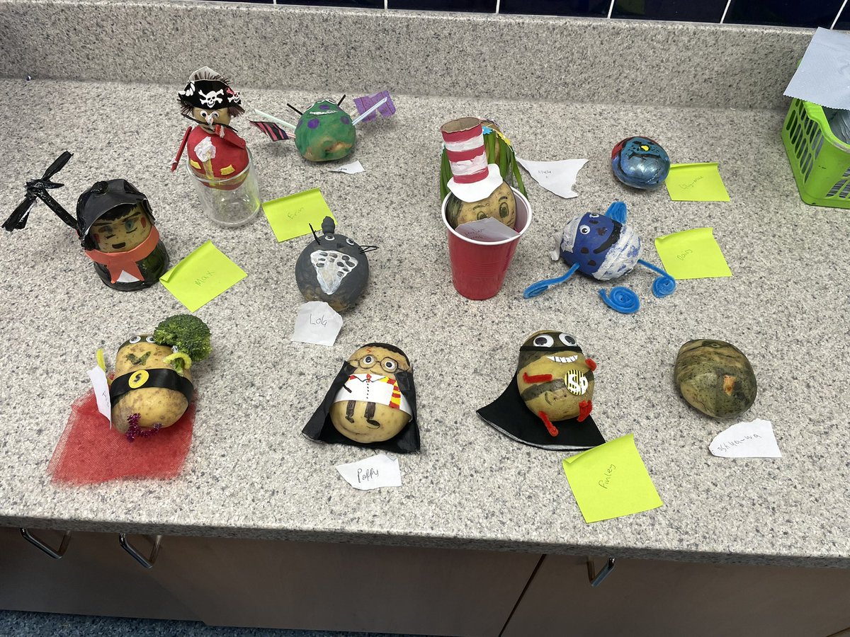 oakSomervilleP1's tweet photo. World Book 📚 Day  @oakSomervilleP1 https://t.co/VusTAYftg4