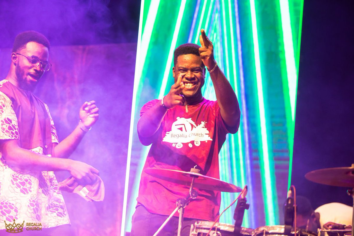 thekingsunion's tweet photo. Our joy can never be measured because e get no siizzeeee!! The only thing to show our excitement is  to capture the moment and we did exactly that, lighting up everywhere ✨✨

#music #MusicSunday #RegaliaChurch #elevationbyfaith https://t.co/Vmhco0ZX45