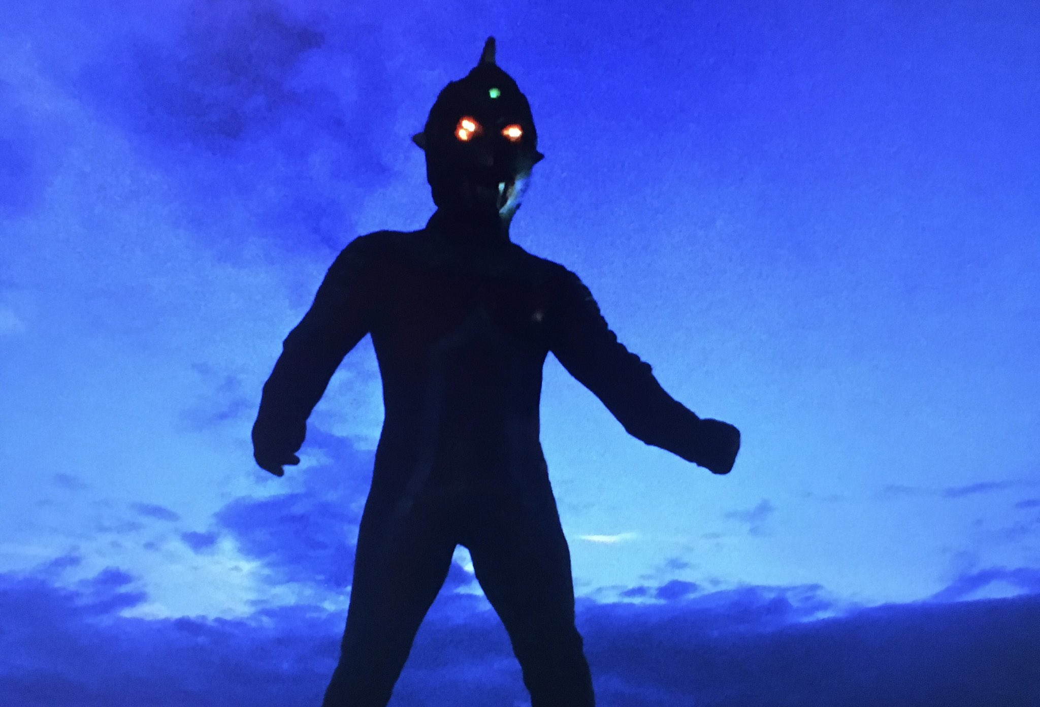 青山通4 7新刊 ウルトラ音楽術 発売中 ウルトラセブンが 音楽 を教えてくれた 新潮文庫 日月はウルトラセブン第49話 史上最大の侵略 後編 改造パンドンとの戦闘より再び384小節からかかるシューマンピアノ協奏曲 冬木先生に伺ったところ