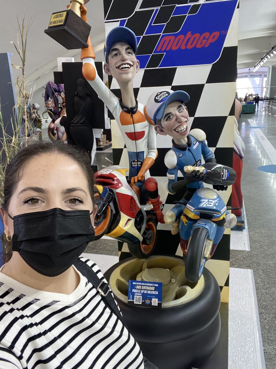 MartissCurtiss's tweet photo. #falles2020
Aquí con Marc y Alex en Valencia 😎 https://t.co/0QfOqJCDhd