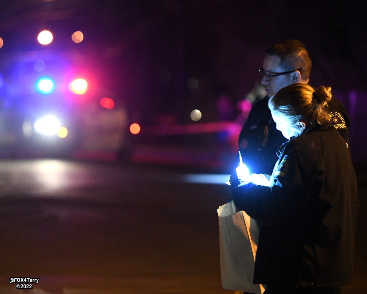FOX4Terry's tweet photo. Two men wounded as multiple shooters fire over 70 rounds into a South #OakCliff home. Latest @GoodDayFox4 @FOX4 https://t.co/LTPzlaFGRg
