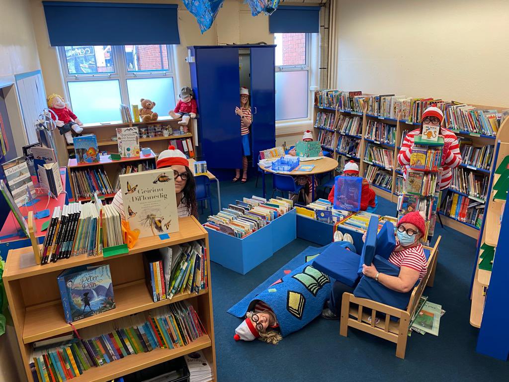YsgolEmmanuel's tweet photo. How many Wallys can you find? #WorldBookDay #whereswally https://t.co/k2IPqc72h3