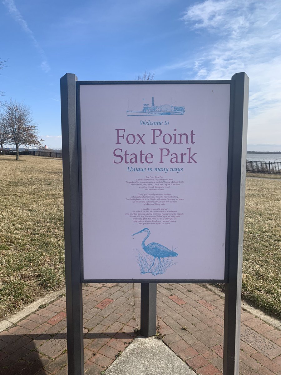 TheSJUTech's tweet photo. Crossing an item off my Bucket List: Having lunch at Fox Point State Park. Big thanks to @Wawa for providing the lunch (as well as the gift card and hoodie)! #Wawa #WawaHoagie @RootBeerThinks @BarqsOfficial #BarqsRootBeer @HerrsSnacks #HerrsSnacks https://t.co/u1NX7C5fRh
