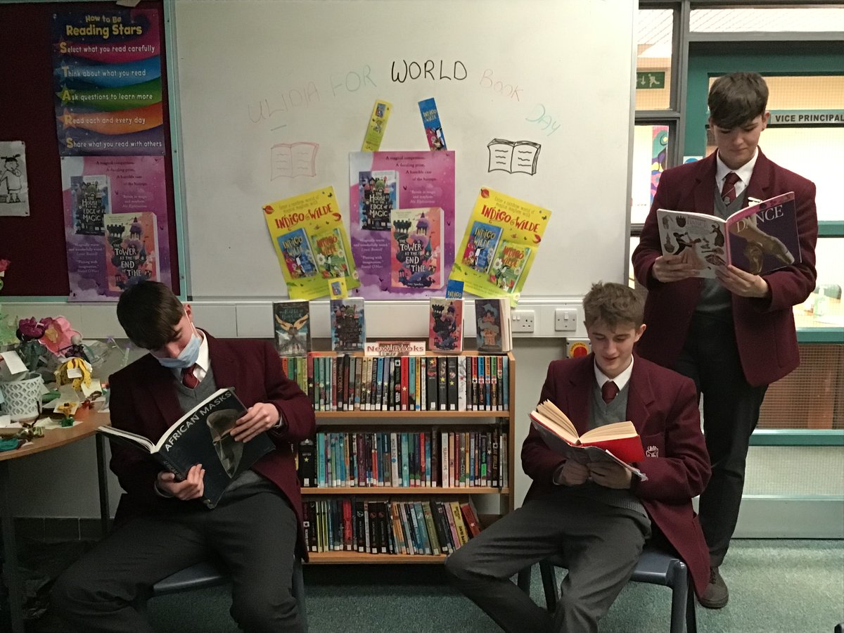 #worldbookday @PippaCurnick @hachettekids #toppstaschooldisplay