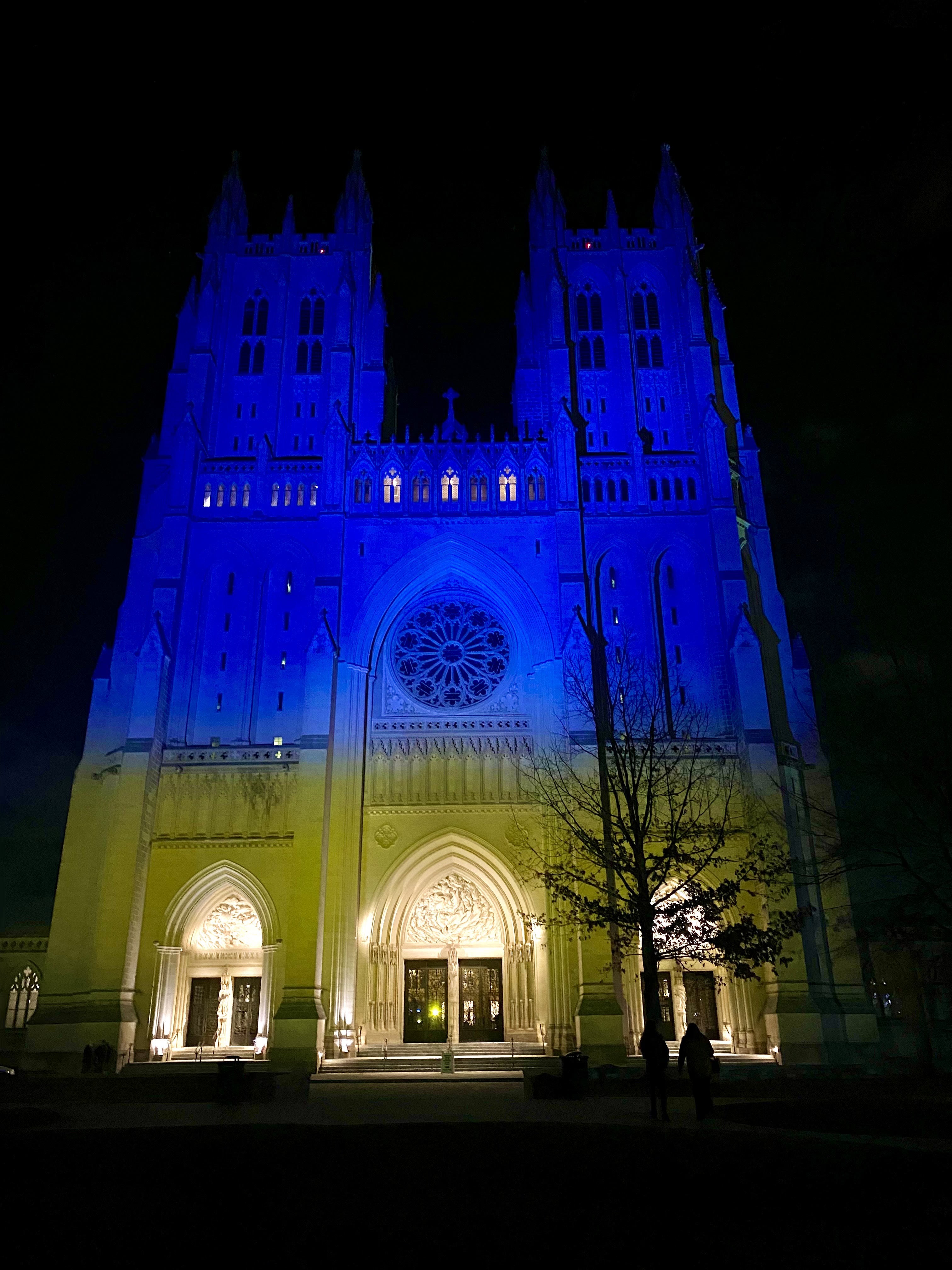 National Cathedral Christmas 2022 Washingtonian On Twitter: "The Washington National Cathedral Was Lit Up In  Blue And Yellow On Wednesday For Ukraine. 📸: @Evymages  Https://T.co/Uyyibvlfll" / Twitter