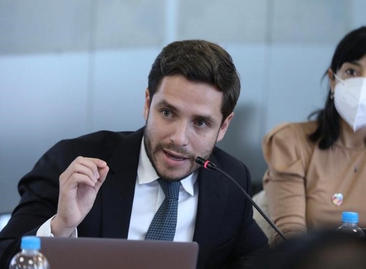 Nuestro Asociado <a href="/MarioCedenoA/">Mario Cedeño Andrade</a> participó en la Comisión de Desarrollo Económico para discutir sobre los ejes de la regulación #Fintech en #Ecuador de la <a href="/AsambleaEcuador/">Asamblea Nacional</a> 
Mencionó "no se debe regular empresas sino actividades. Cargar con regulación mataría esta forma de negocio".