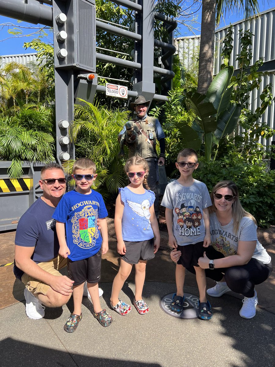 darin_furillo's tweet photo. 🦕 🦖 Jurassic Park 🦖 🦕 https://t.co/nTVs0SxElT
