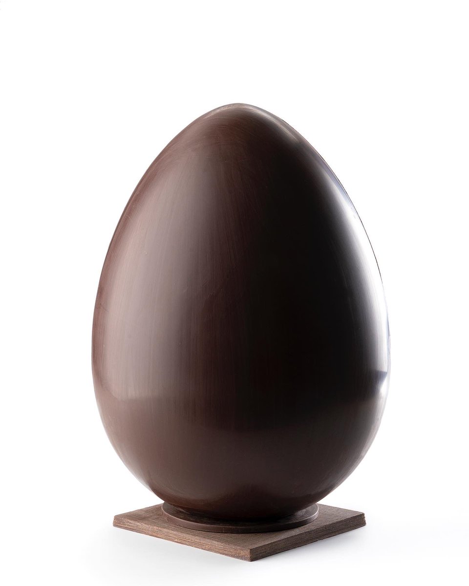 GallinaPielWine's tweet photo. De la #nobodega de #gallinadepielwines llega... La #NoMona, una creación conjunta entre el chocolatero representante español en World Chocolate Masters 2022 @CrusellasLluc y el sumiller @seijasoficial_ 🥚💥

👉¡Reservas a partir del 7 de marzo a través de nuestra página web! https://t.co/qDX6FIVFao