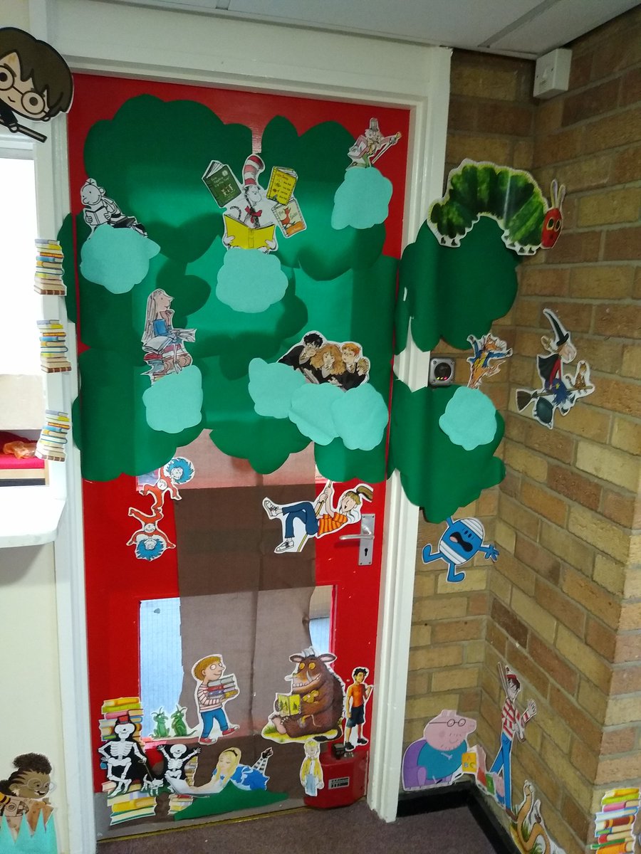 Y1and2Hedgehogs's tweet photo. Excellent celebration of our favourite books! @MonktonParkSch https://t.co/kLA6di6o52