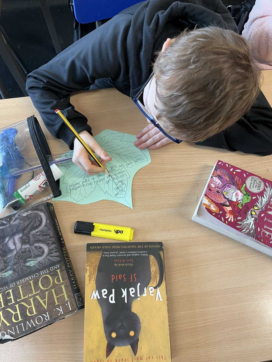 Year 4 have had a great reading filled day. Beat their target of 4000 words and loved discussing their outfit choices. @evevollansMCA #WorldBookDay