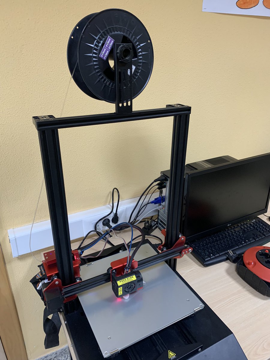 cfiesalamanca's tweet photo. Comienza el curso Impresión 3D dentro del Plan de formación del @escjsalamanca Gracias Jorge por tu claridad y tus aportaciones!! #formaciónCyL #tiCyL @CFIESA_idiomas https://t.co/XfCeeXTmUs