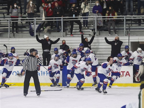 hockey_ohio's tweet photo. Sylvania Regional Final Preview; The Findlay Trojans may actually be the hotter team heading into tomorrow's tilt with the defending state champions from St. Francis: https://t.co/riPUlUwaM8 @SFSAthletics @SFSKnights @FindlayHockey @nwhockeyconf https://t.co/AfXsy3ghMM