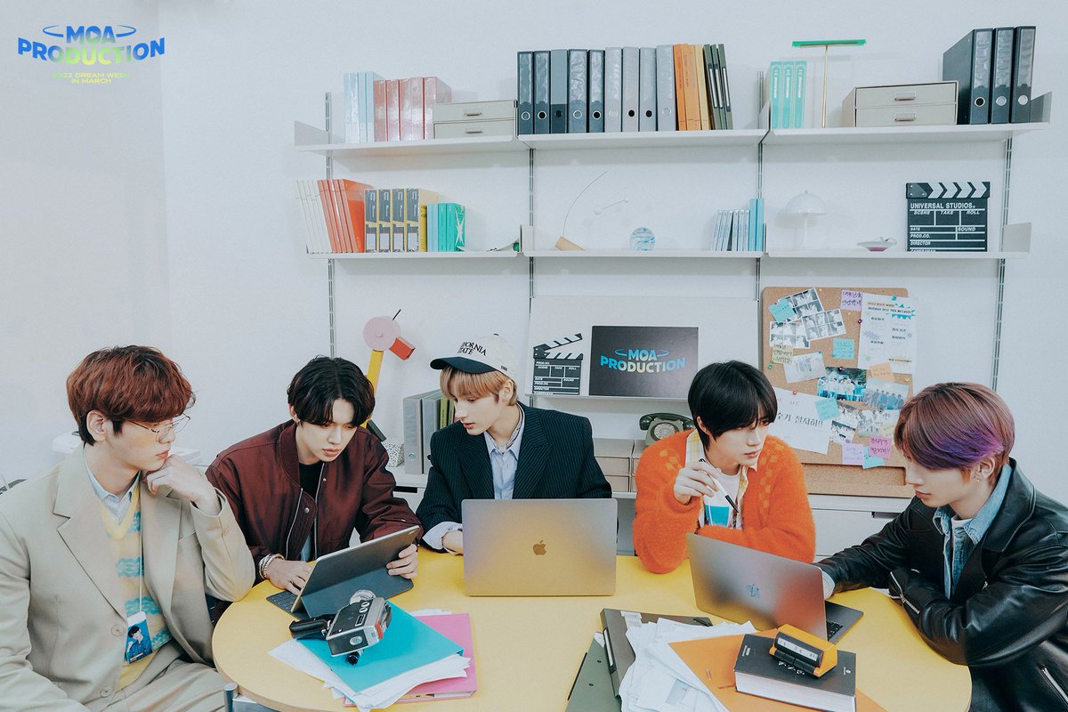 txt_RangJi's tweet photo. #삼년동안_함께_써온_교환일기️
#3ShingYearsWithTXT
📝♡♡♡♡♡ https://t.co/BdnUBwRfPr