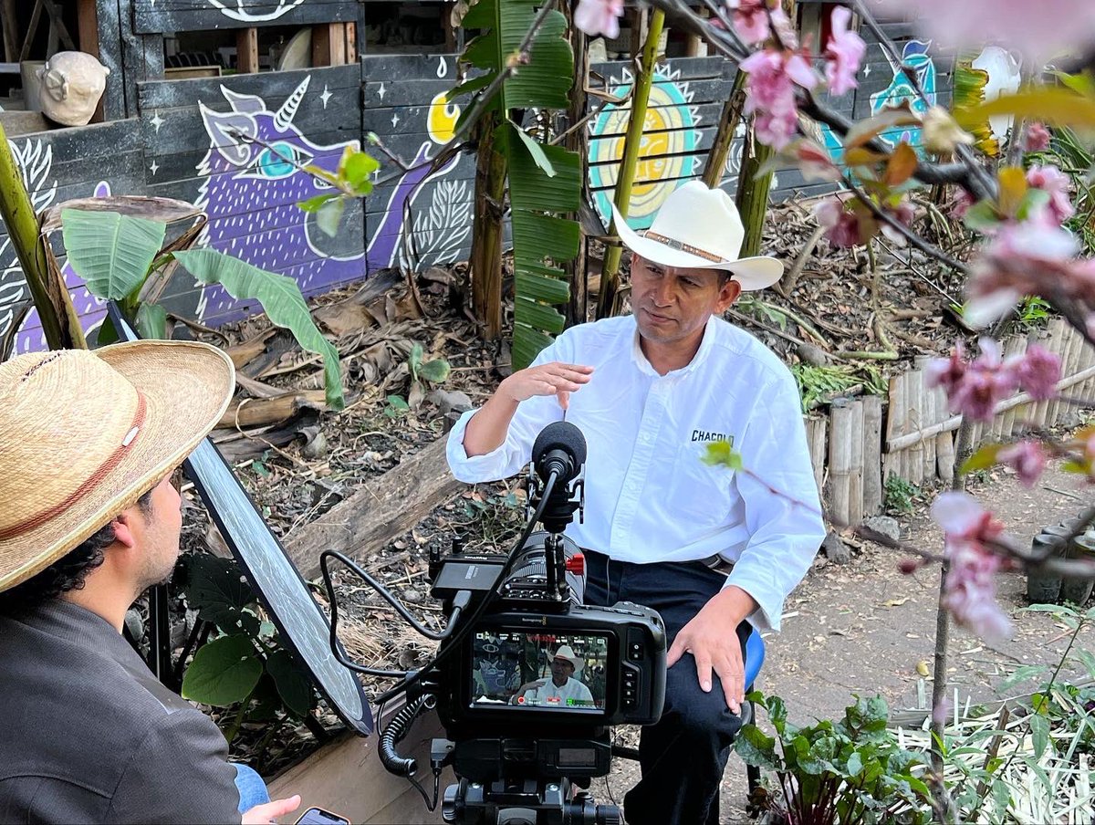 JavierYazp's tweet photo. Encuentro Nacional de Maestros Mezcaleros 🔥

#tomanorte #documentary 🎬#maestrosmezcaleros #destiladosmexicanos #mezcal #sotol #bacanora #charanda #tequila #agave #maguey #mexico https://t.co/DqMi8Wjfin