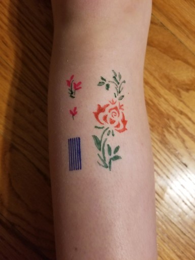 tarabystrzynski's tweet photo. So fun &amp; easy to use plus it is not permanent.  I'm celebrating self-expression with @bodymarkbybic - Save $4 with Ibotta! Score yours at Walmart in the Writing Aisle, and be #ReMarkablyYou too. #BodyMarkByBIC #ad https://t.co/JcrpJYzmxk https://t.co/eBGgM3jipD