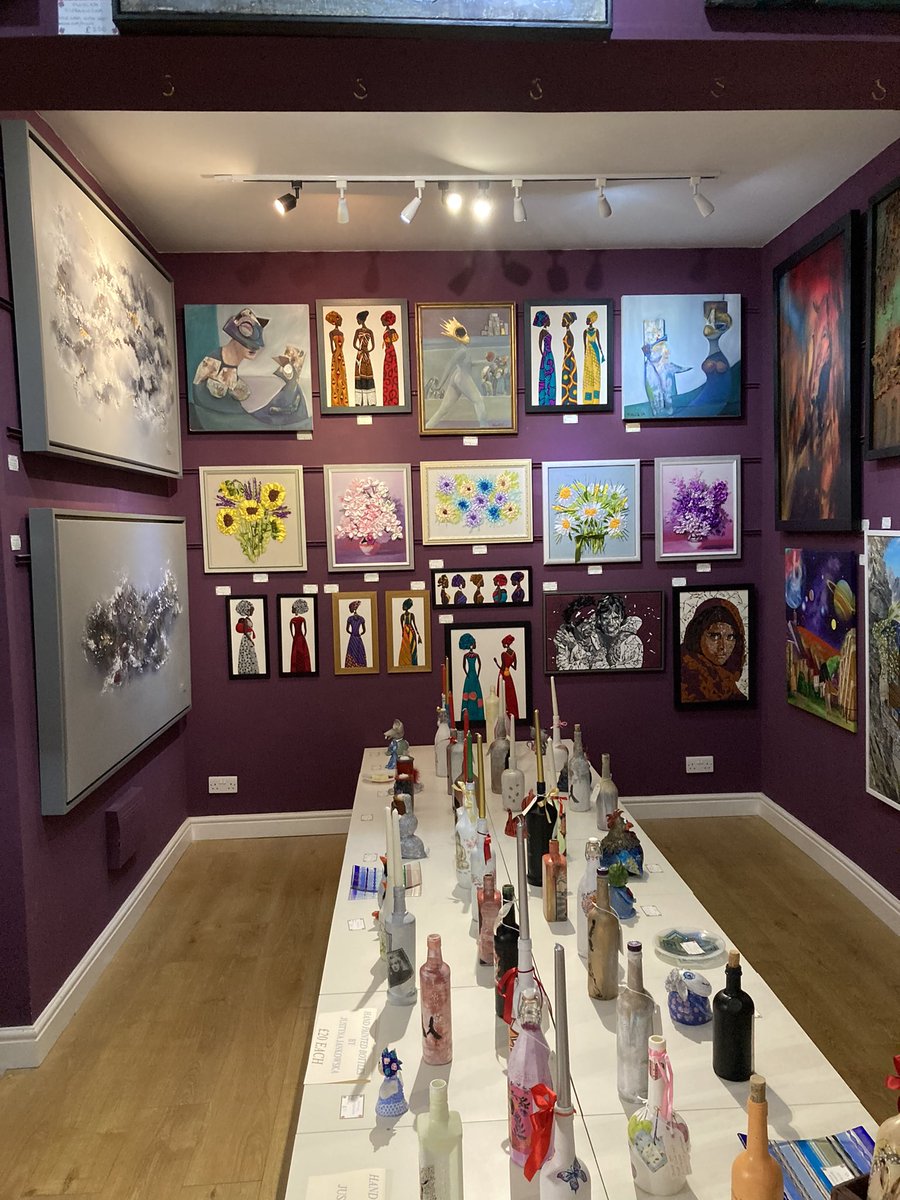 capitalgallery's tweet photo. Just a few of the new editions to the Gallery this week. Needs to be seen. Hundreds of pieces of Art on display, come and take a look. 
Capital art Gallery 
13 Well Hall Parade
London 
Se9 6sp
https://t.co/M4Y2ZyIWU2 https://t.co/hjm3SpOAMk