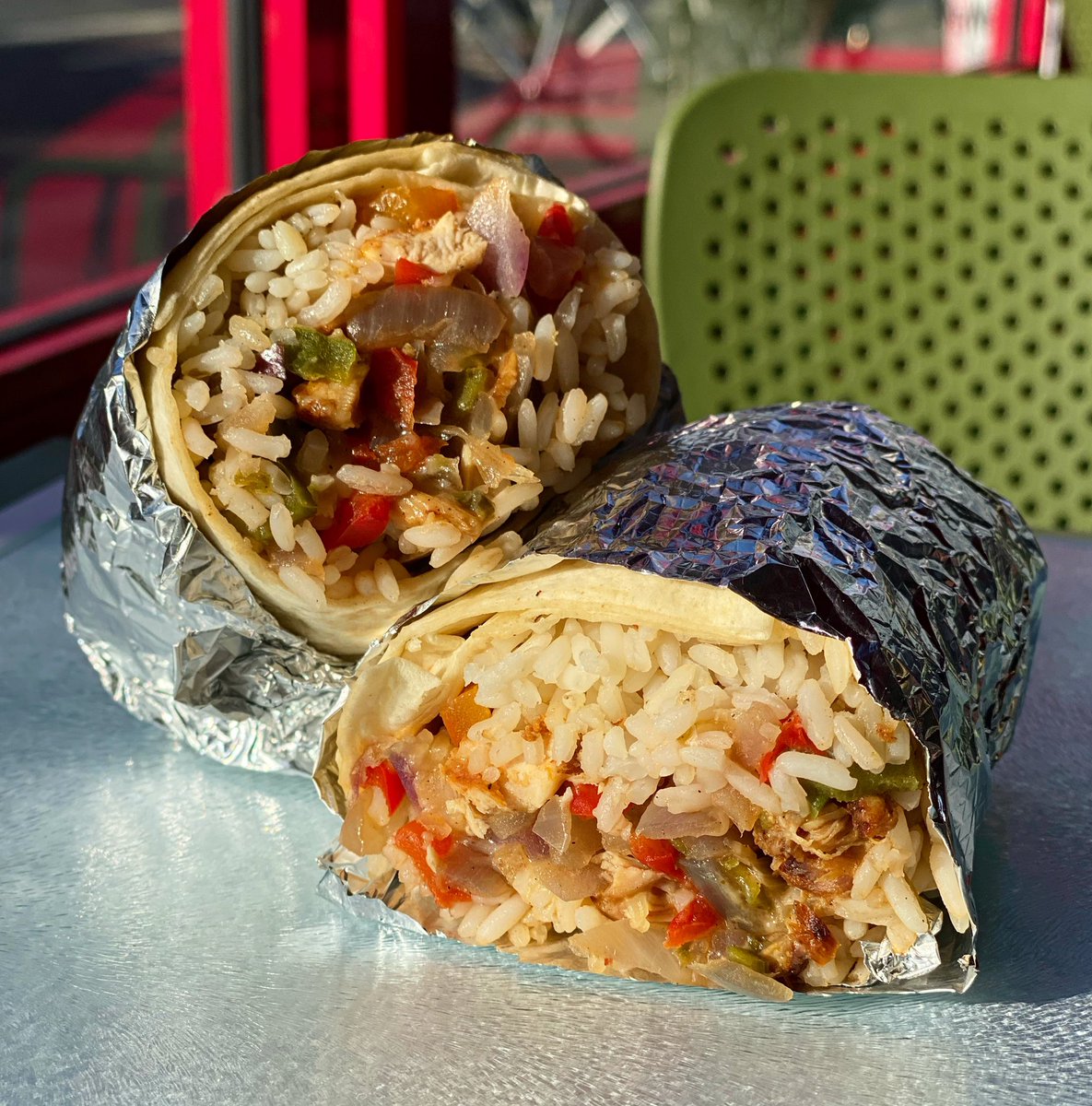 ToltecaIreland's tweet photo. Did you know that fajitas are a relatively new food creation? 🇲🇽

The were created by Mexican ranch workers in Texas in the late 1930s. 🌵 

Fajitas are similar to burritos but contain grilled peppers and onions instead of beans. 😋 

#ToltecaIreland #ToltecaThursday https://t.co/9vIja1tgrh