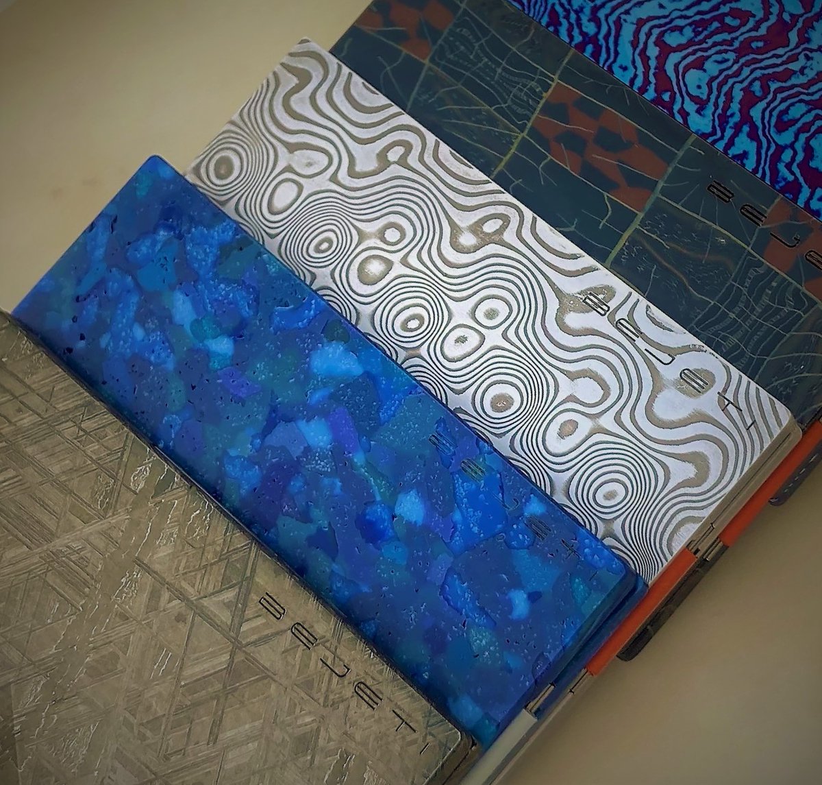 bejetiwallets's tweet photo. Yes. The Bejeti wallets are allowed to play together.
Just..... not with your current chunky wallet.
#BeBejeti #bejetiwallets #Bejeti #minimalistwallet #everydaycarry #instastyle #Meteorite #damascus #محفظة https://t.co/ytcILU0nFp