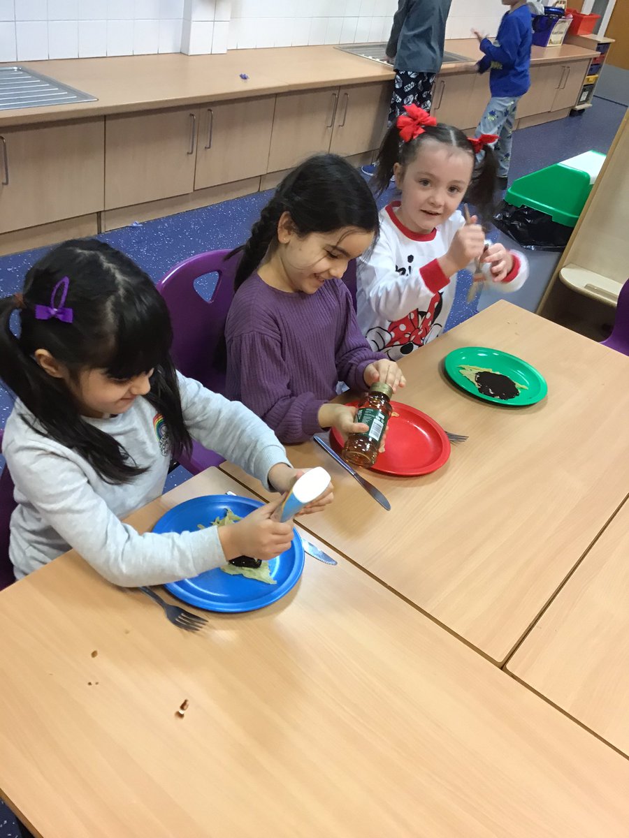 HolyFamilyL8_1F's tweet photo. We couldn’t miss some pancake fun!! Can you remember how we made our pancakes? Can you remember the bossy verbs we used? #ImperativeVerbs #Instructions #pancakes @HFL8_English https://t.co/ebhOhKbDkv