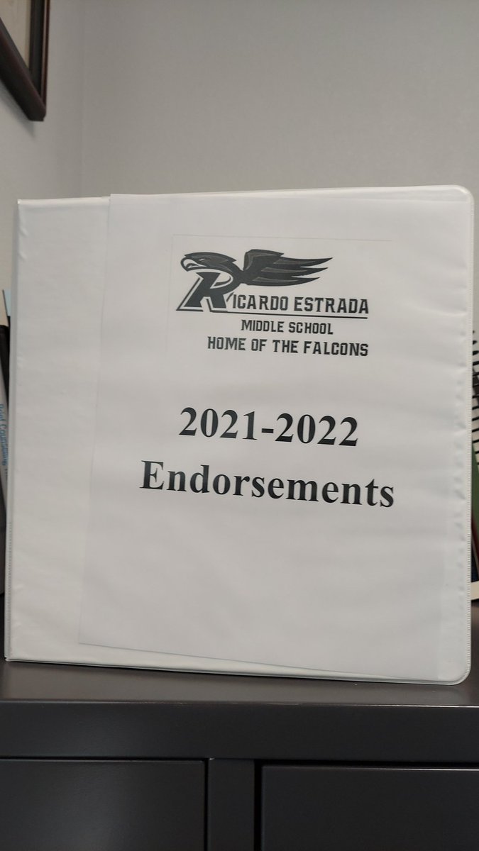 REMSCounseling's tweet image. Endorsements ready to go to HHS! Our 8th grade Falcons are ready to become Scorpions!!
#FalconsSoar #REMSAspiresToAchieve #REMSLeadingByExample #FalconsRepresent