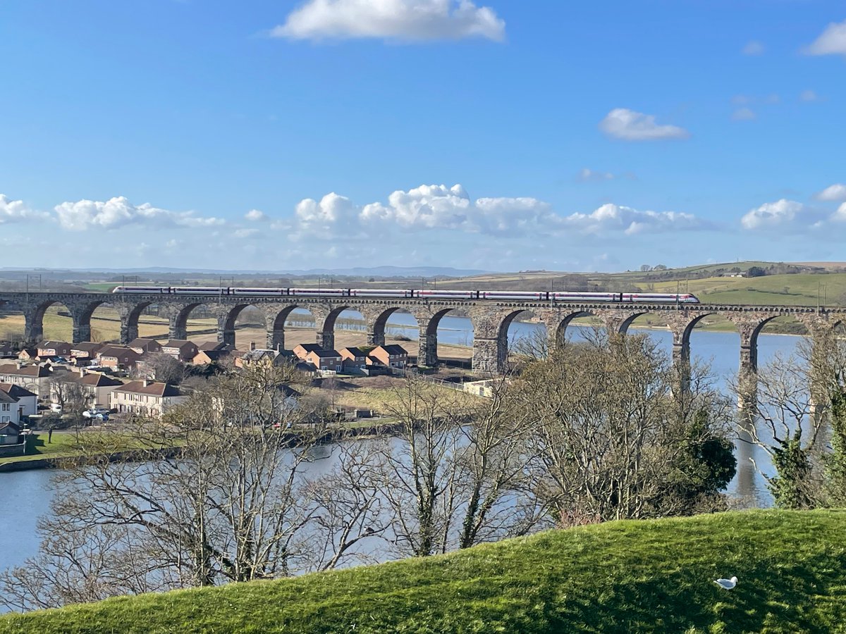 spookeyluki's tweet photo. When trains become small @LNER @VisitBerwick every want a trip with amazing views visit Berwick upon tweed it’s amazing. #travel #Views https://t.co/W0xQnIUjtK