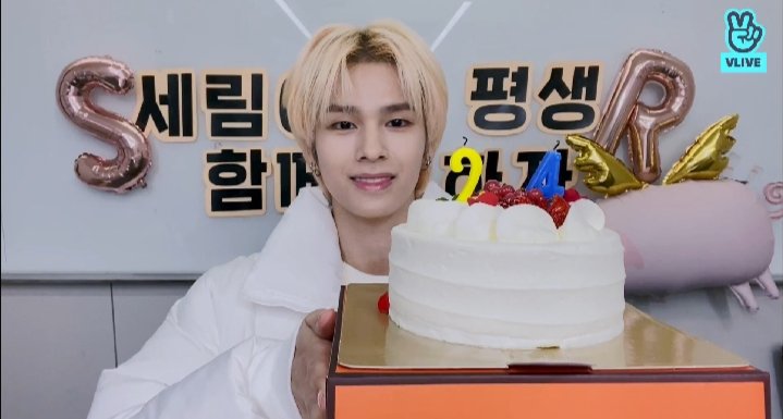 mamomayaa_'s tweet photo. HAPPY BIRTHDAY SERIM BEST LEADER!!!
#싱그러운_새싹을_닮은_세림이의_생일
#My_Spring_Serim
@CRAVITYstarship @CRAVITY_twt https://t.co/2KjJVR98Hf