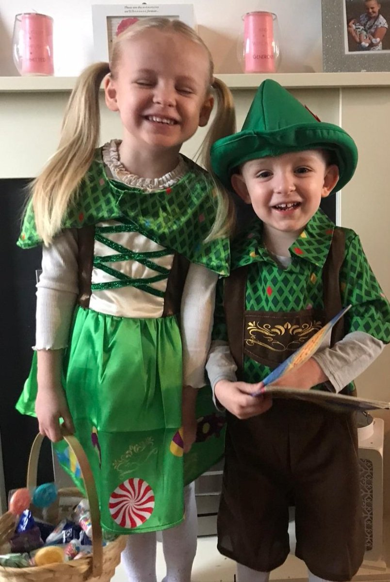 FarrowNicklas's tweet photo. @DannyMylo Cora and Mylo aka Hansel And Grettell https://t.co/MpfON8Itll