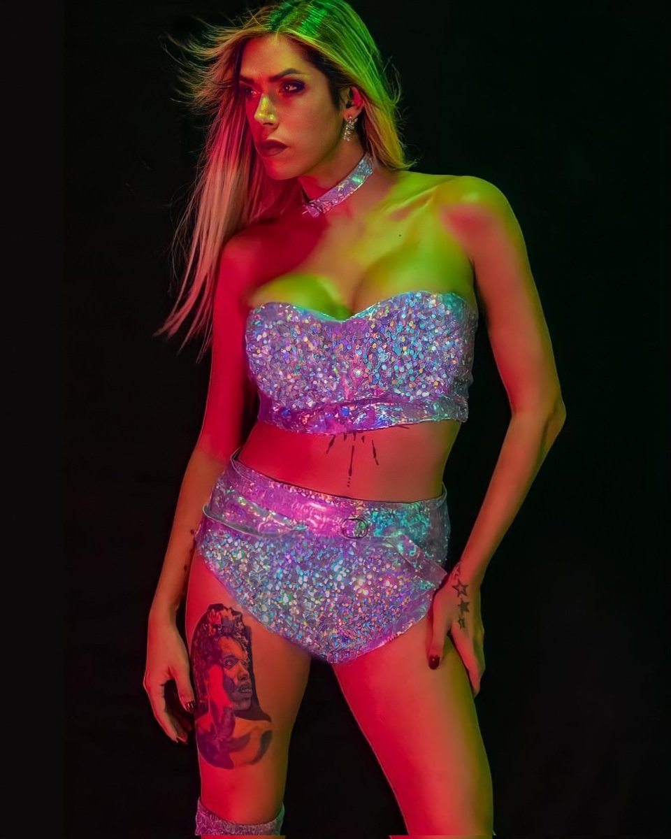 Mejor Artista Femenina 2021 de nuestro TOP3 Music Awards #ParaguayanArtists <a href="/fabu_pop/">ᴼᴹᴳ ᶥᵗˢ Fabu</a> 🎶🇵🇾