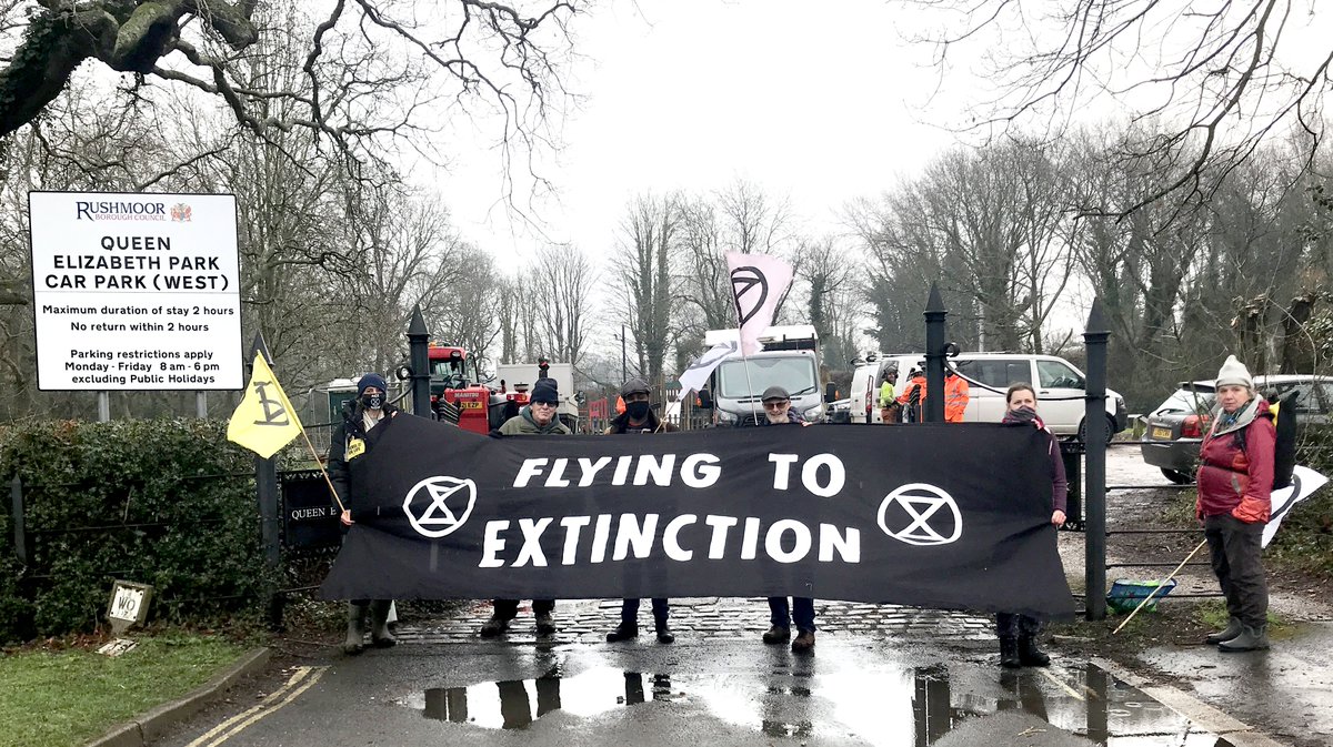 XrSouthEastUK's tweet photo. #ExxonKnew about #ClimateChange, and the devastation it would bring, for decades.
Enabling airport expansion with this pipeline will bring more death & destruction.
Stop #FlyingToExtinction #StopExxon and #ResistSLP for the sake of all life on Earth ๐ https://t.co/o9J5hDs99i