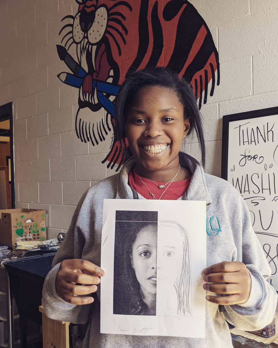 MikeMit42546882's tweet image. #lizzieno and @lukebryan were part of our drawing assessment in Art 1 #drawing #lizzieno #lukebryan if you don't know Lizzie's music she's supporting @IronAndWine for current tour