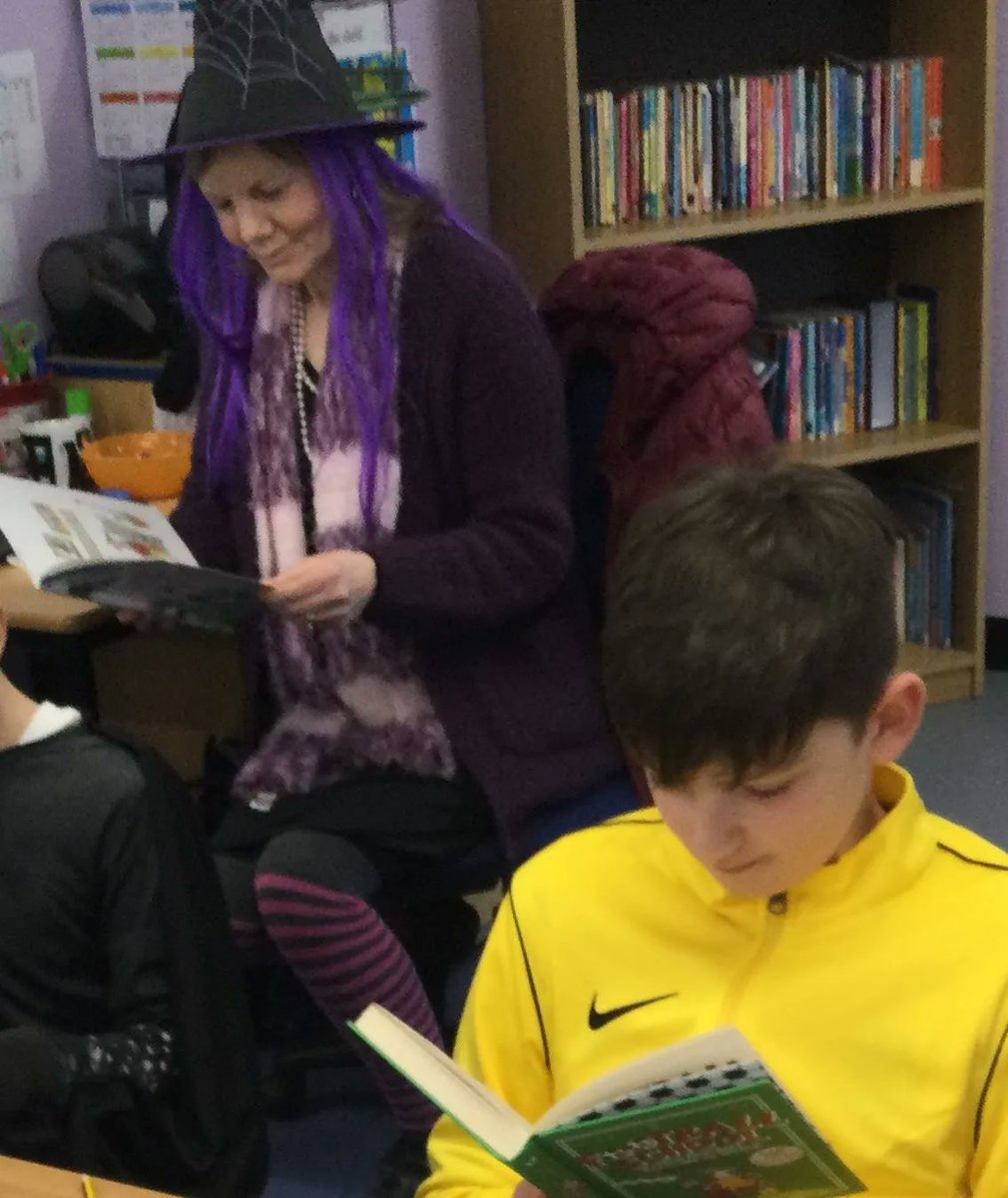 D.E.A.R (Drop Everything And Read) is taking place throughout the day, and despite giving the staff a few heart attacks when the alarm sounds, it's so far been a great success 😊
