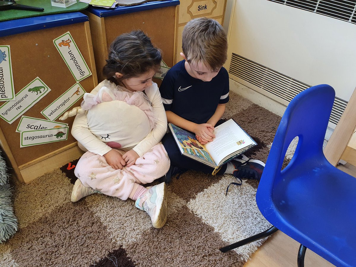 Garbett_HMCS's tweet photo. A beautiful moment this morning in our school when all of our older children read a story to all of our younger children! ❤️ @HMC_School @wcc_schools #WorldBookDay #TeamHighMeadow #LoveToRead #SharingABook https://t.co/ETfqStkJsH