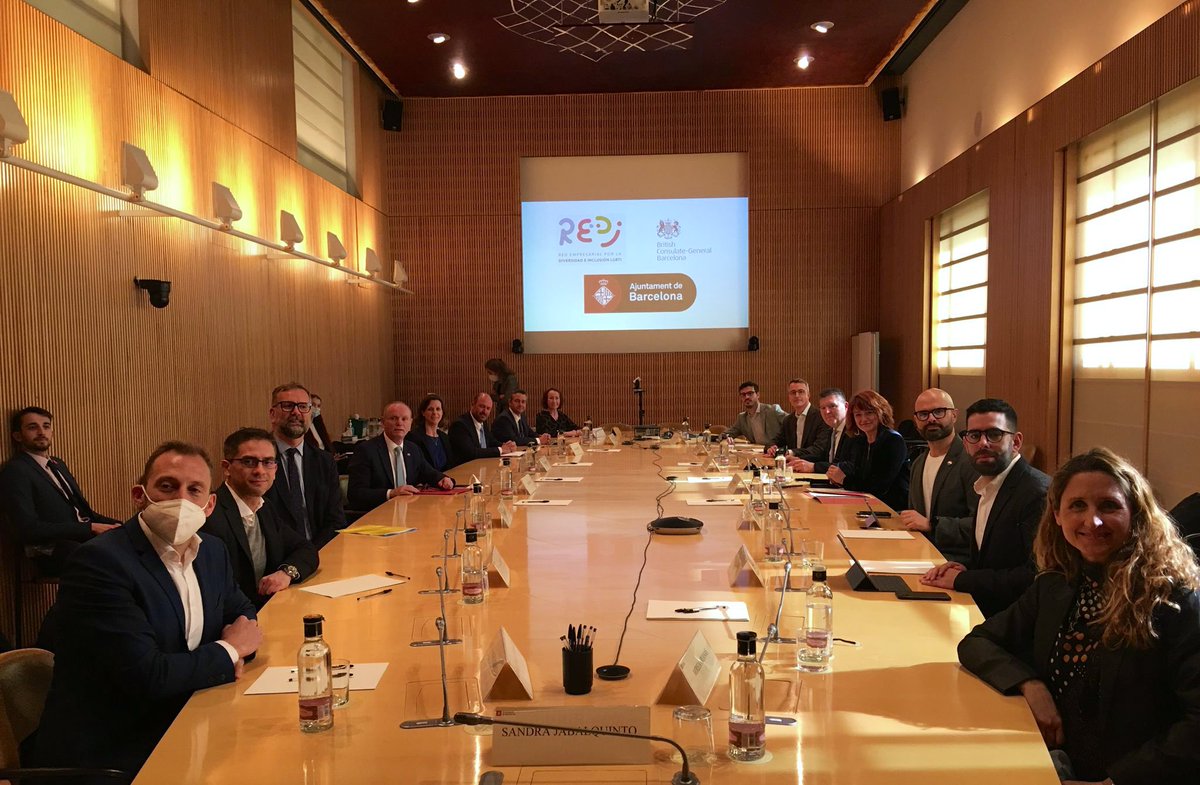 Aon_Espana's tweet photo. A través de @REDI_ES y el consulado británico en Barcelona, @KatherineConwy  participó en un encuentro con @MinFreerHMG para tratar el papel que desempeñan las empresas en el impulso de la inclusión #LGBTQ+ en España y una cultura segura e inclusiva en el lugar de trabajo. https://t.co/8UIwqJHOpr