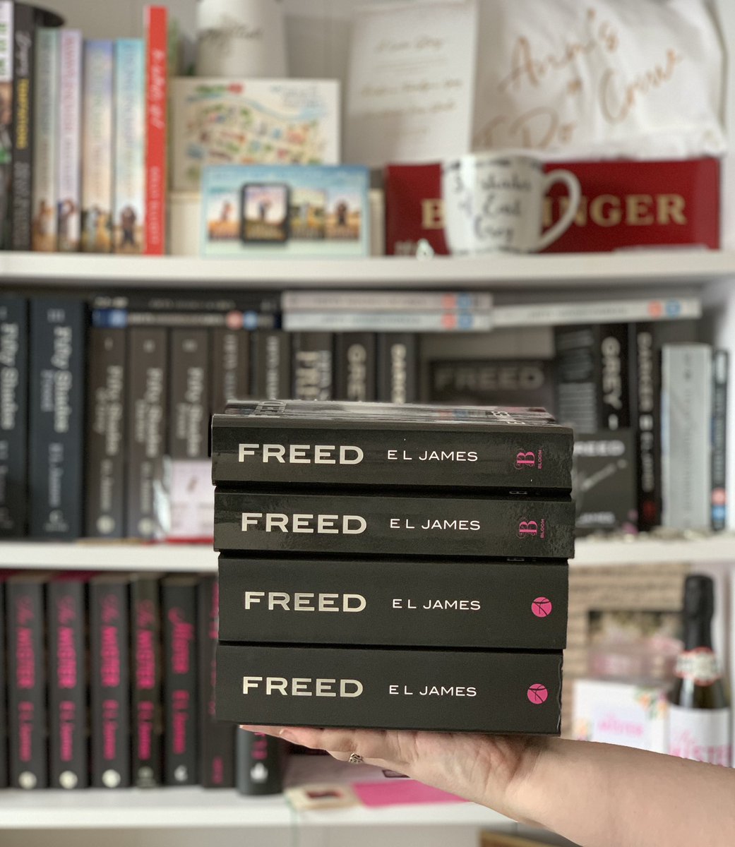 B_Bibliophile_'s tweet photo. 📚Happy World Book Day!📚
It’s our first WBD with the sensational read that is #FREED! 💕
This time last year we were counting down to its release, now we have it!
Make FREED your WBD read & grab a copy today! 📖
#ReadFREED #BloomBooks #ELJames #ChristianGrey #FiftyShades 💍 https://t.co/SjQynj3Jxy