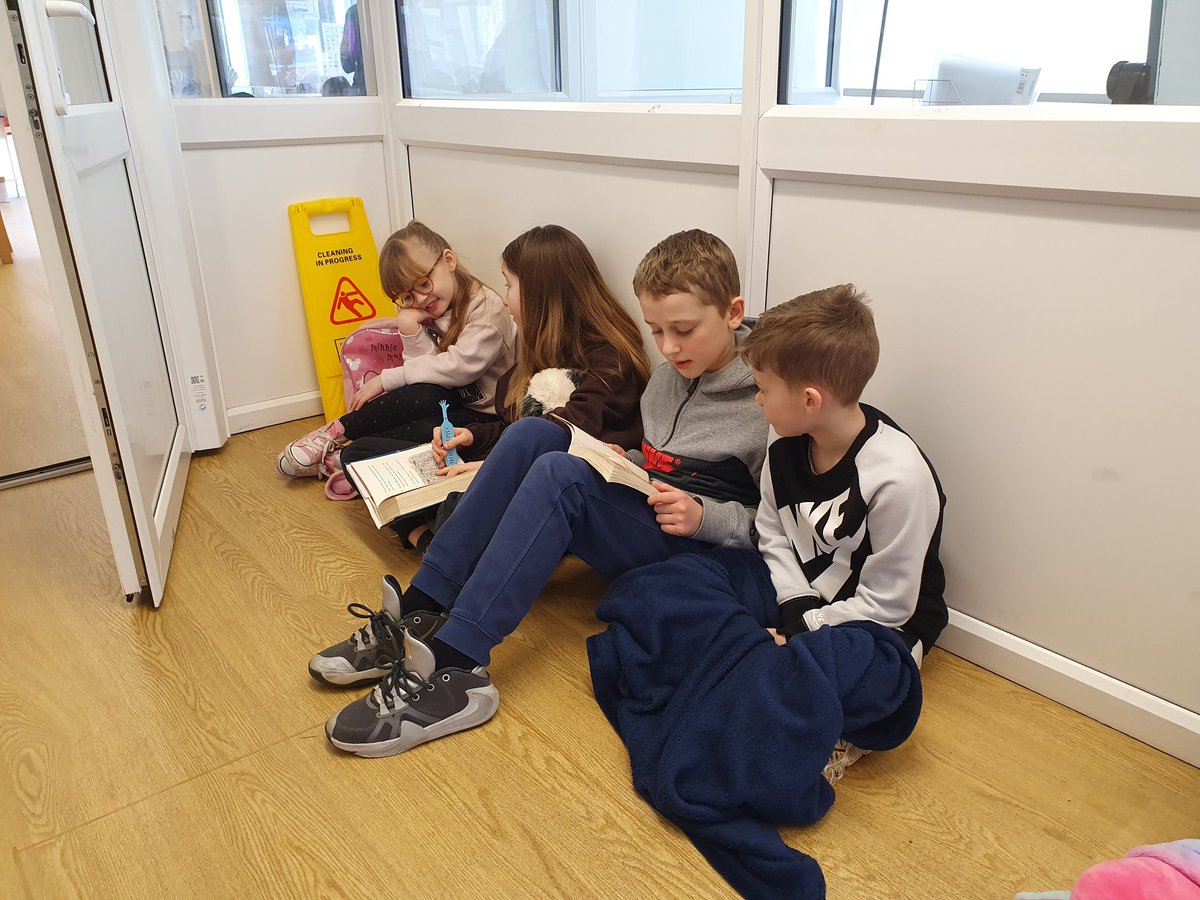 Garbett_HMCS's tweet photo. A beautiful moment this morning in our school when all of our older children read a story to all of our younger children! ❤️ @HMC_School @wcc_schools #WorldBookDay #TeamHighMeadow #LoveToRead #SharingABook https://t.co/ueSdorqKep