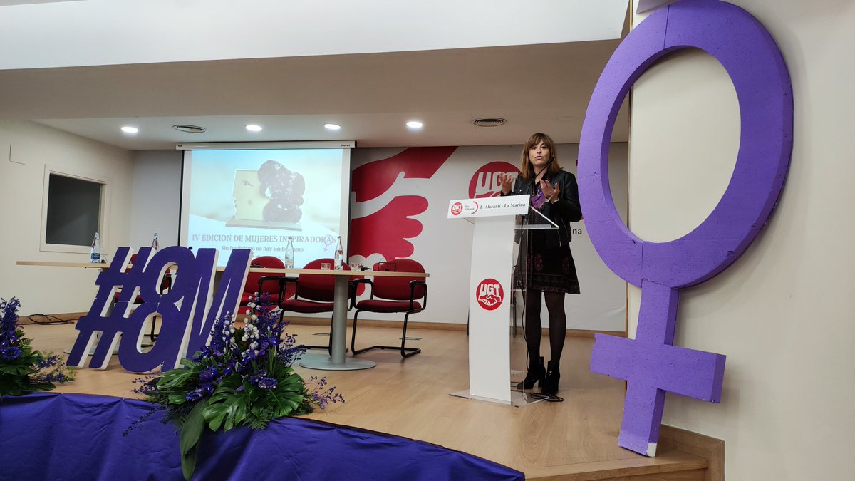 UGTPV's tweet photo. Carolina Sánchez, delegada de la @UgtFicaPV, recibe la mención de honor en reconocimiento a su trabajo sindical y su compromiso con la igualdad. https://t.co/kDHMf6n9fM