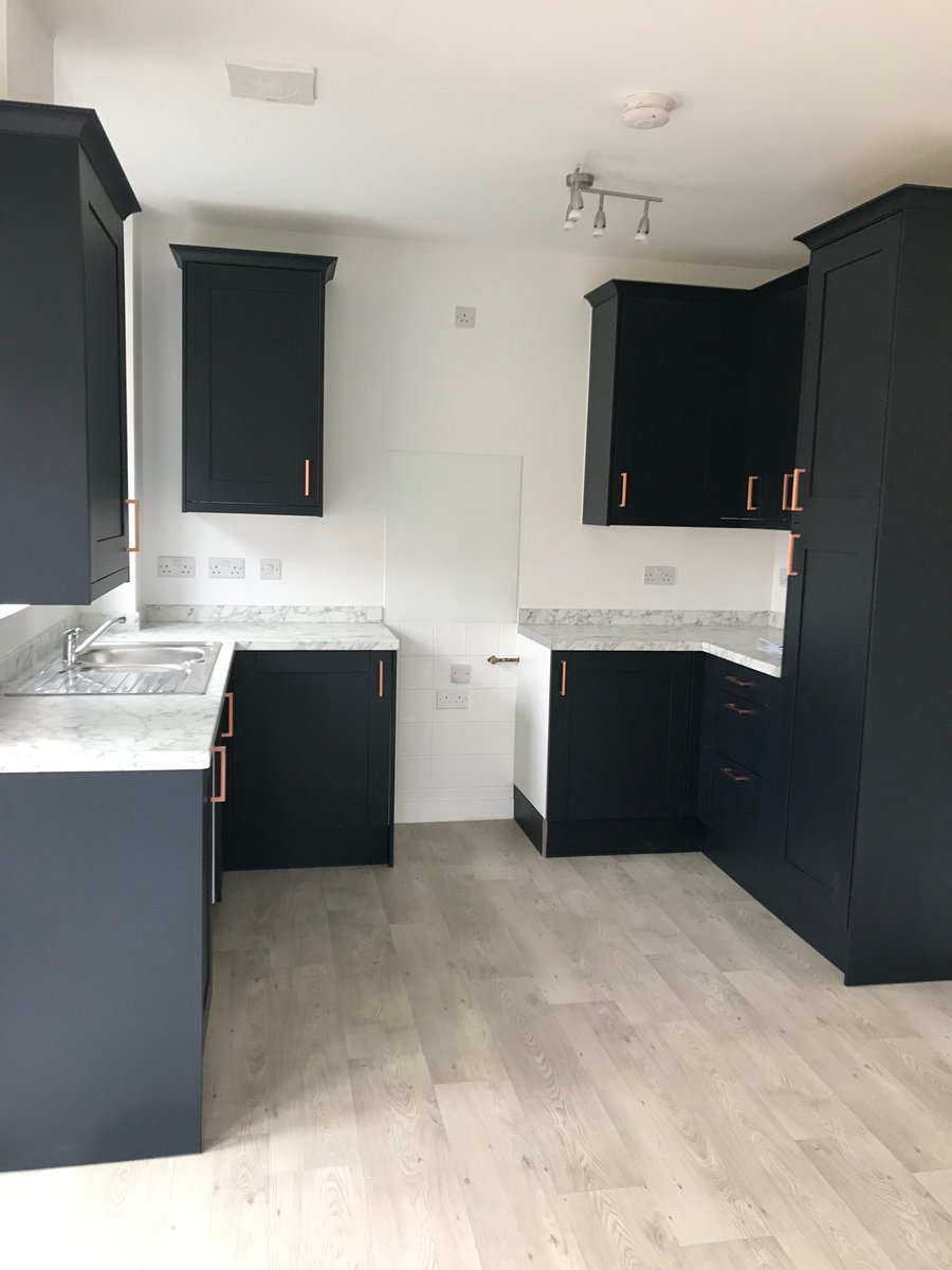 KEulenkamp's tweet photo. Five new homes brought into the @StonewaterUK family at #mulberrymeadows. I don’t often post internal pics, but look at these super kitchens, bathrooms and en-suites! I’m not jealous at all 😂. Great choices @AbbieShaw_SW, @KDH_Stonewater1, @GNorthSO https://t.co/fCsW2Mu0E5