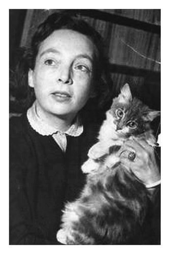 La escritura: la escritura llega como el viento, está desnuda, es la tinta, es lo escrito, y pasa como nada pasa en la vida, nada, excepto eso, la vida.

Marguerite Duras
#MuereUnDíaComoHoy
