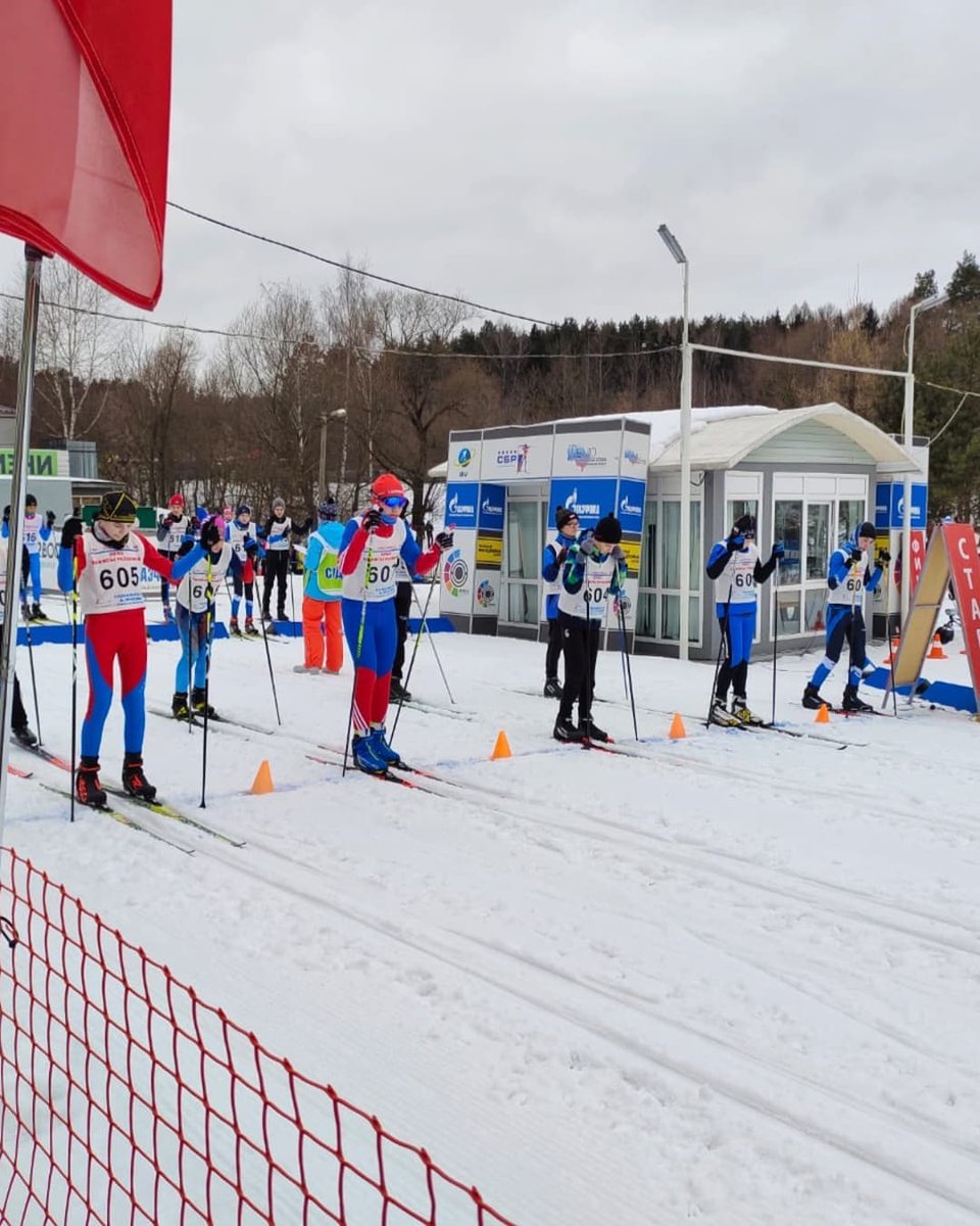 В Химках прошли ежегодные лыжные гонки на призы Анфисы Резцовой⛷ Две воспитанницы тренера спортшколы по ЗВС Ларисы Блохиной заняли призовые места - Марина Шарманова остановилась в шаге от золота,  а Ариадна Тихомирова пришла к финишу третьей🥈🥉
#Химки #лыжныегонки