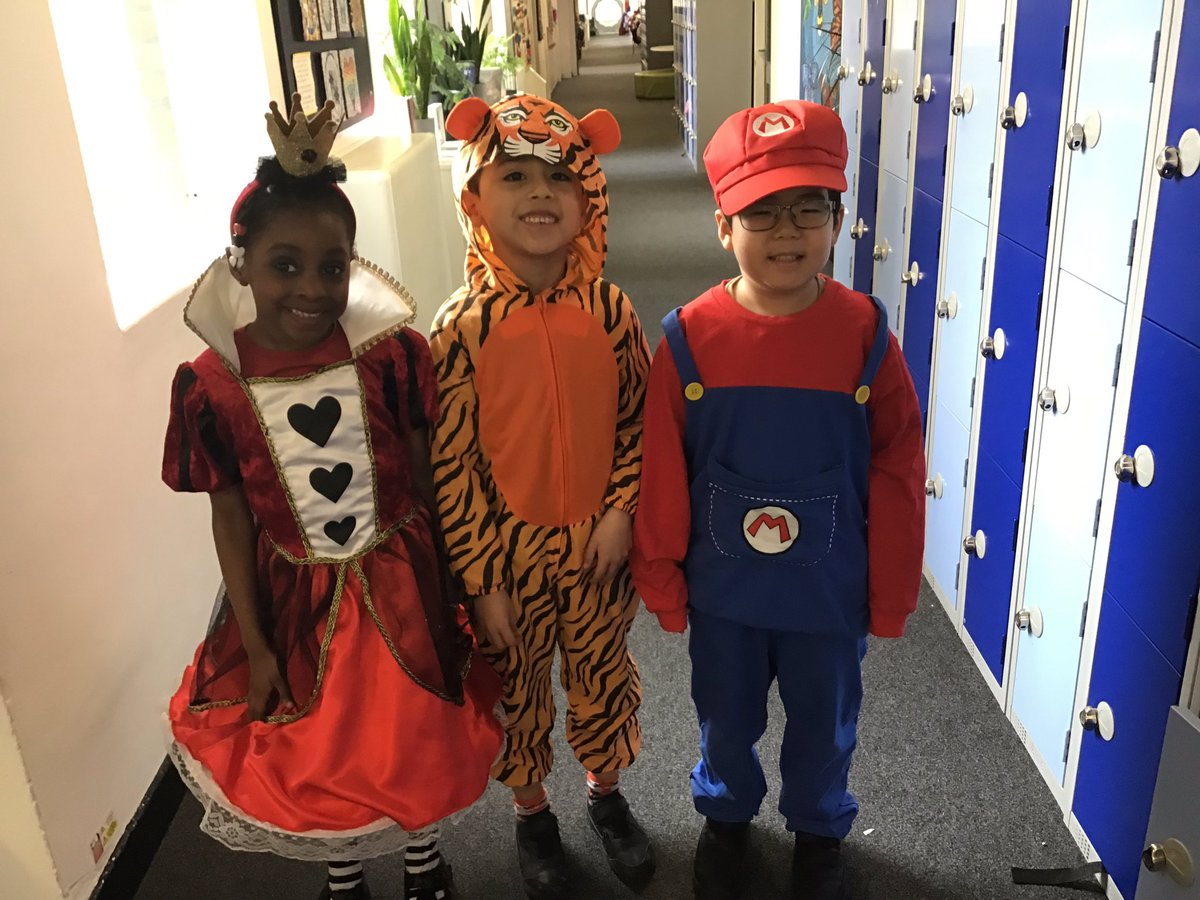 RachelOnyeanusi's tweet photo. I was astounded with the fantastic effort KS1 put into World Book Day! https://t.co/72z7E7nl0A
